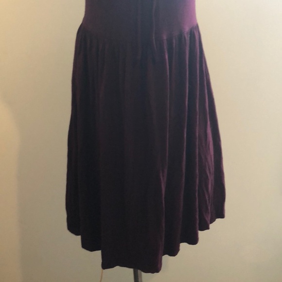 Women’s plus size 0X. Sexy maroon, flowy dress - Picture 3 of 6